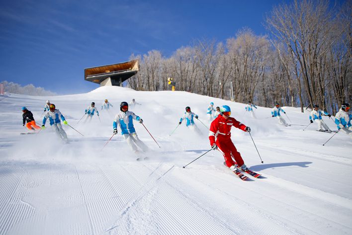 查看阿那亚拾雪川滑雪场教练价格